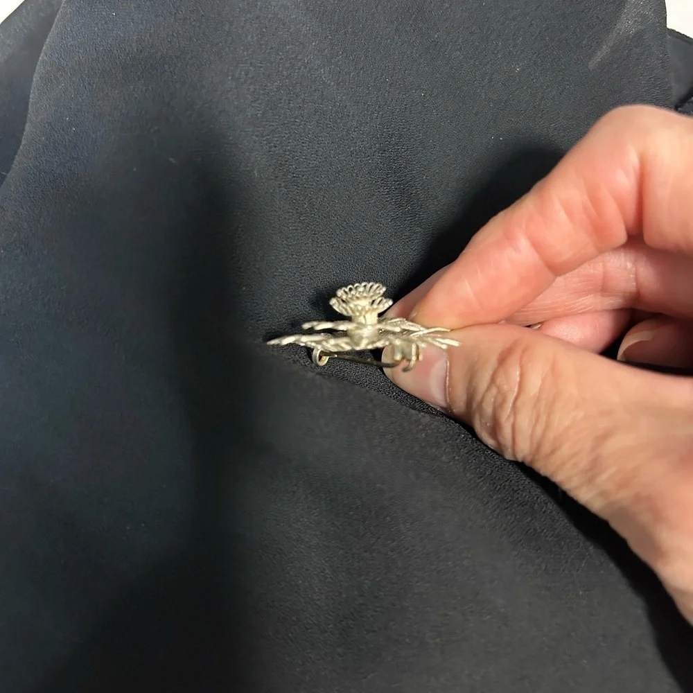 Elegant silver Filigree Brooch